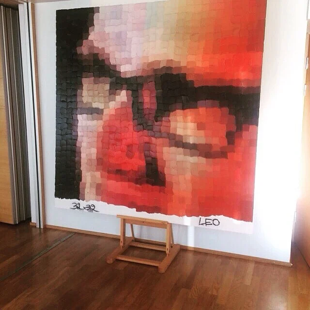 Muistoja 10-vuoden takaa. Oli silloin aika yllättävää ja hämmentävää löytää itsensä taidenäyttelystä. 

Teos: @samilukkarinen